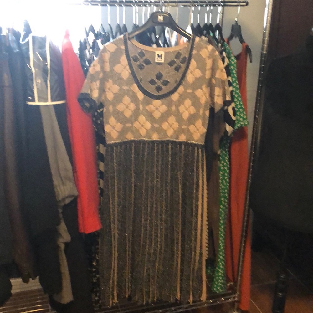 Worn once to a fundraiser lovely and comfortable